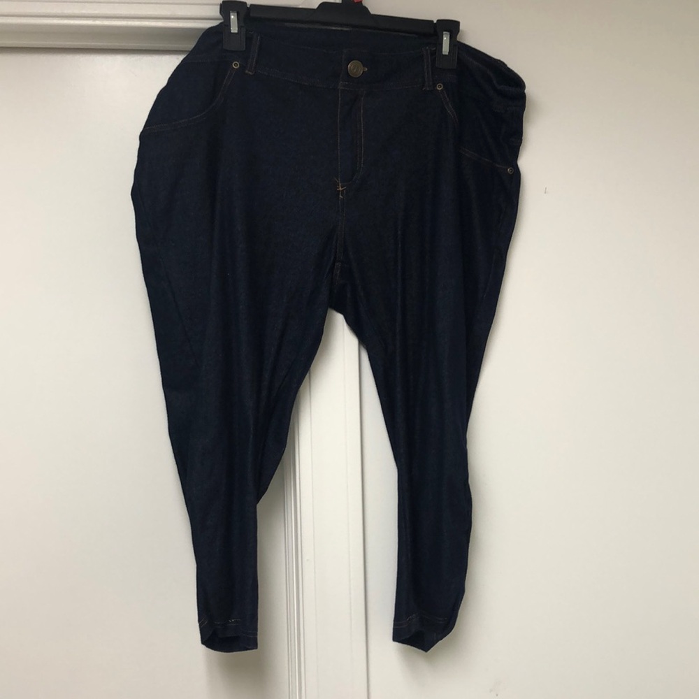 Bobbie Brooks, dark denim, ruched jean capris, 1X, super stretchy NWOT